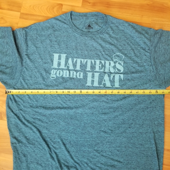 Disney "Hatters gonna Hat" Alice in Wonderland T-shirt - Picture 7 of 8